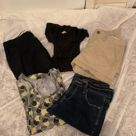 Pre-owned Early 2000s Mixed Lot - Old Navy Jeans,  Shorts, Capris - Size 2 - Picture 17 of 17